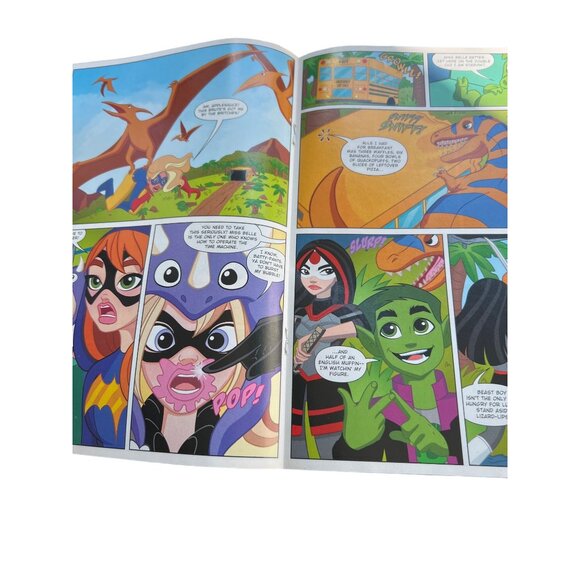 DC Super Hero Girls Halloween Comicfest Special Edition Comic Book - Picture 4 of 4